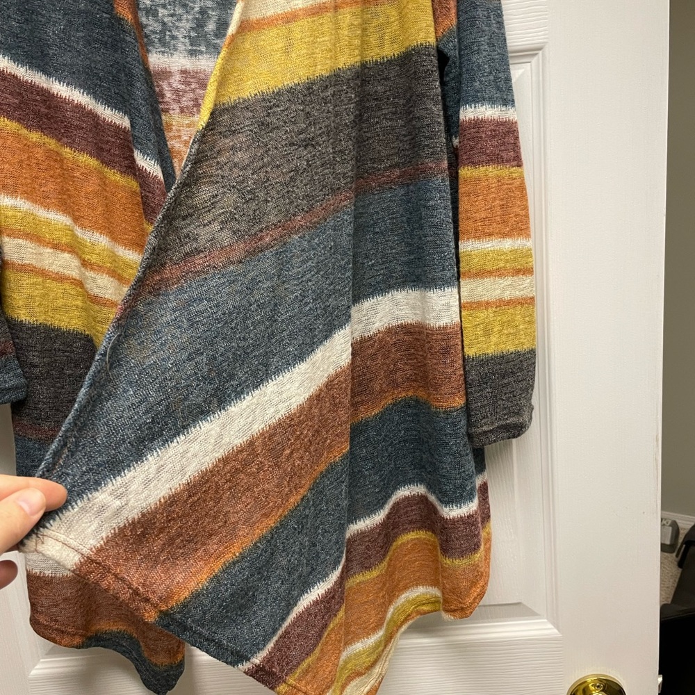 White Birch lightweight cardigan. Size Small EUC